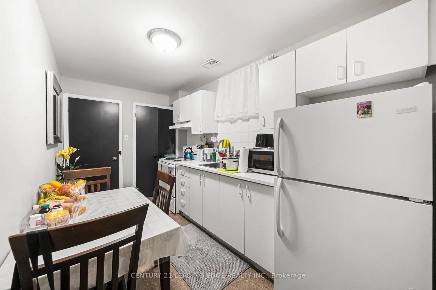 Additional image 15 of 527 Glengarry Avenue