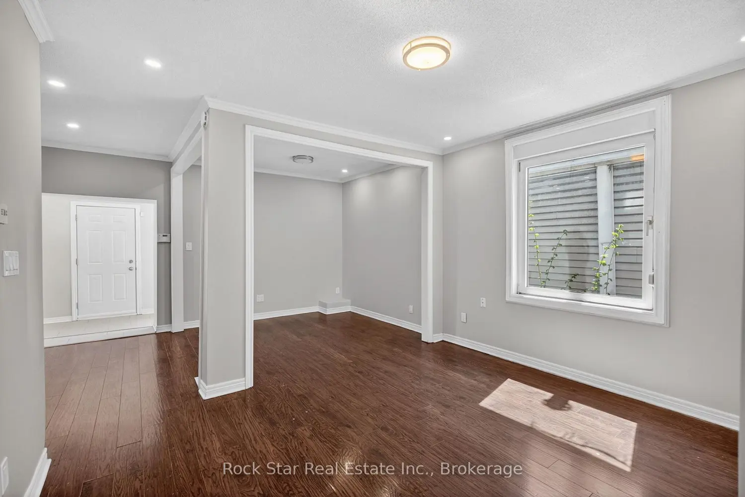 207 Rosslyn Avenue photo 5