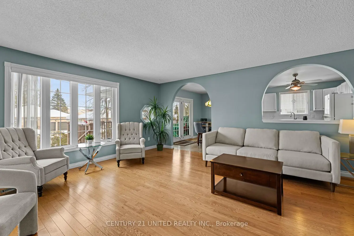 640 Brealey Drive photo 3