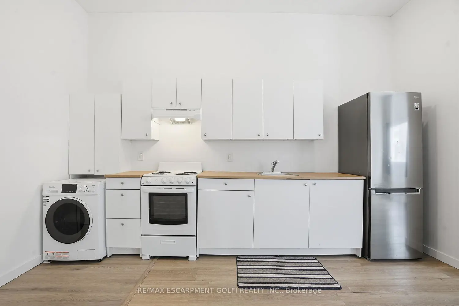 14 Avenue Place photo 4