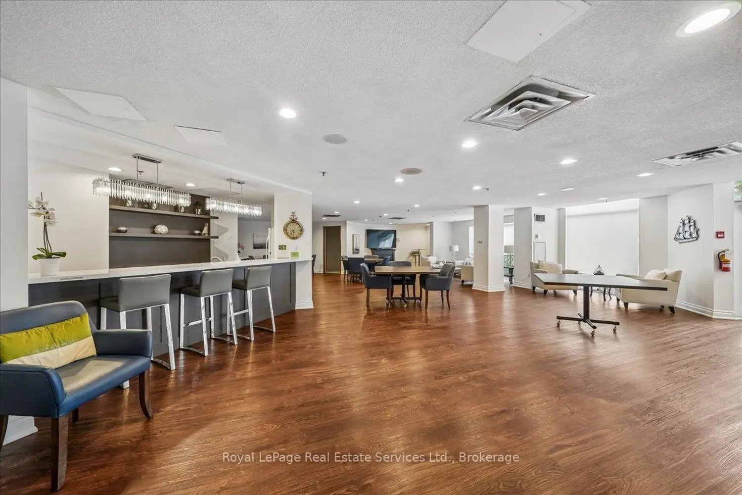 Additional image 11 of 2511 Lakeshore Road 405