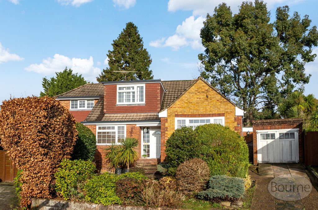 4 bed detached house for saleFarnham Park Close, Farnham, Surrey GU9