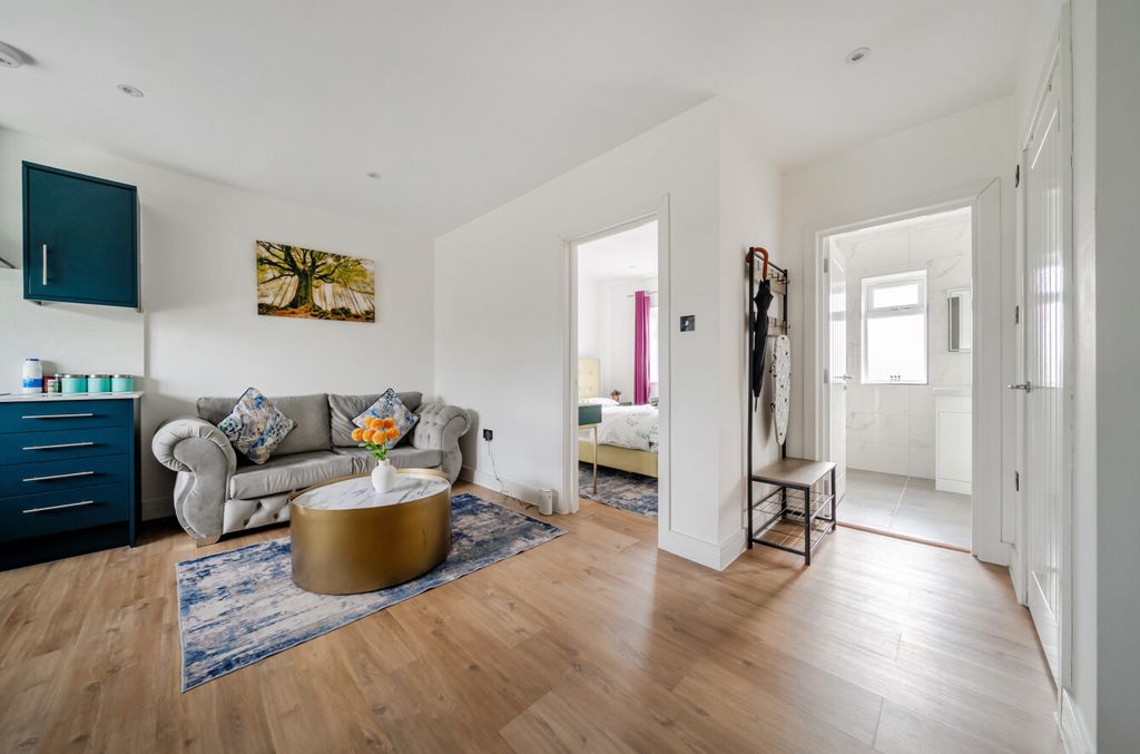 Additional image 5 of Property for saleHighlands Road, Fareham, Hampshire PO15