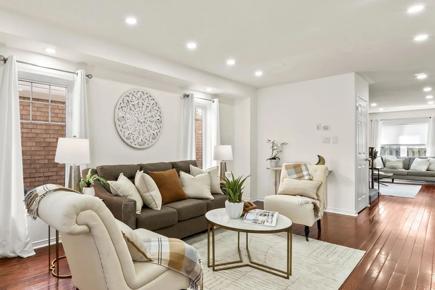 15 Donlevy Crescent photo 5