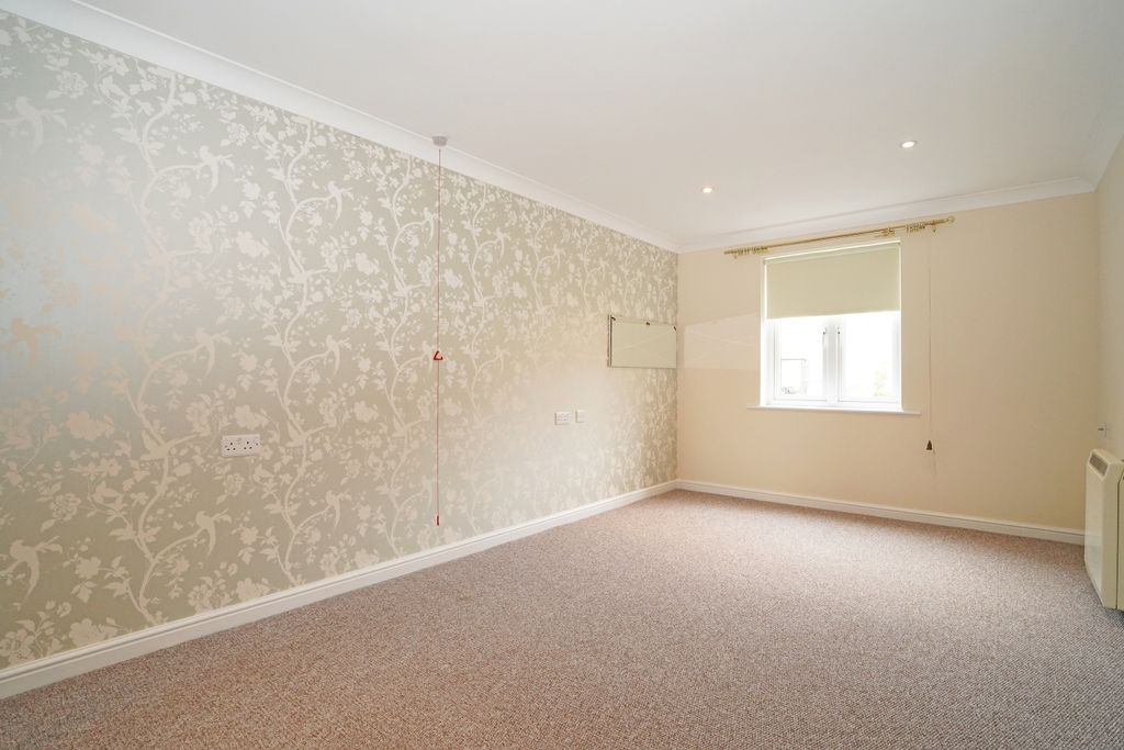 Additional image 4 of 2 bed flat for saleCobbett Court, Highworth SN6