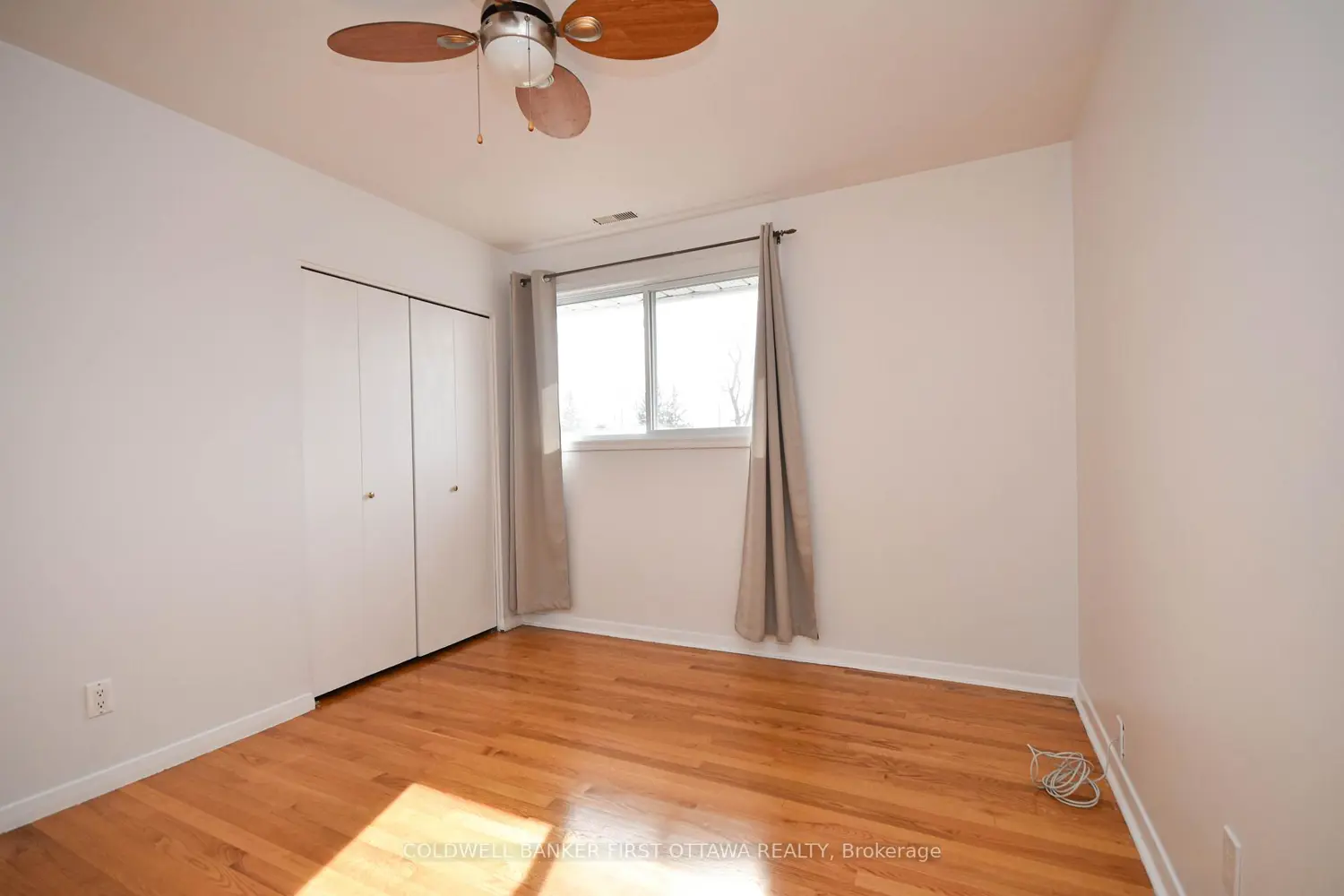 2061 Balharrie Avenue photo 5