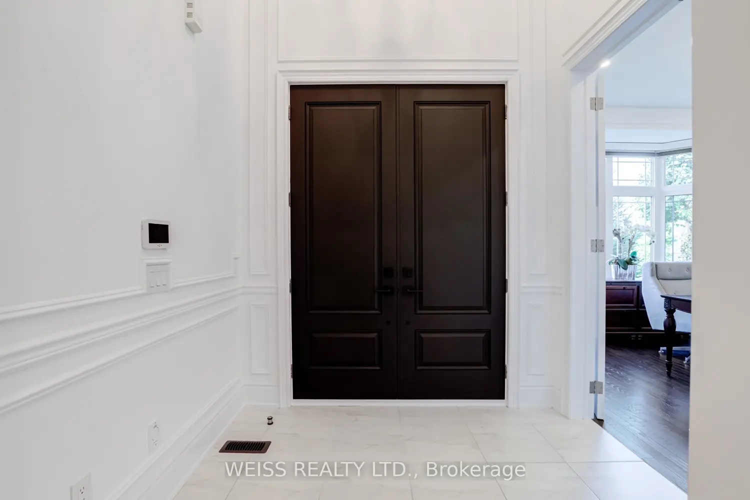 43 Chesney Crescent photo 3