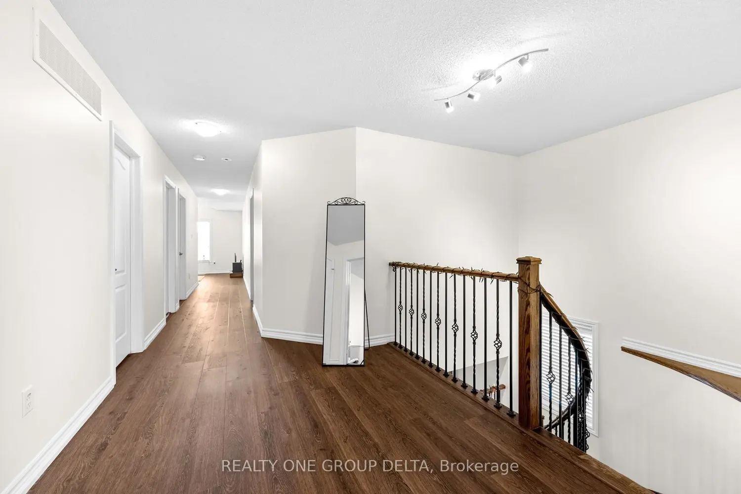 Additional image 12 of 8 Charlemagne Avenue