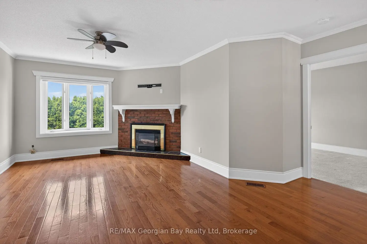 696 King Street 63 photo 5