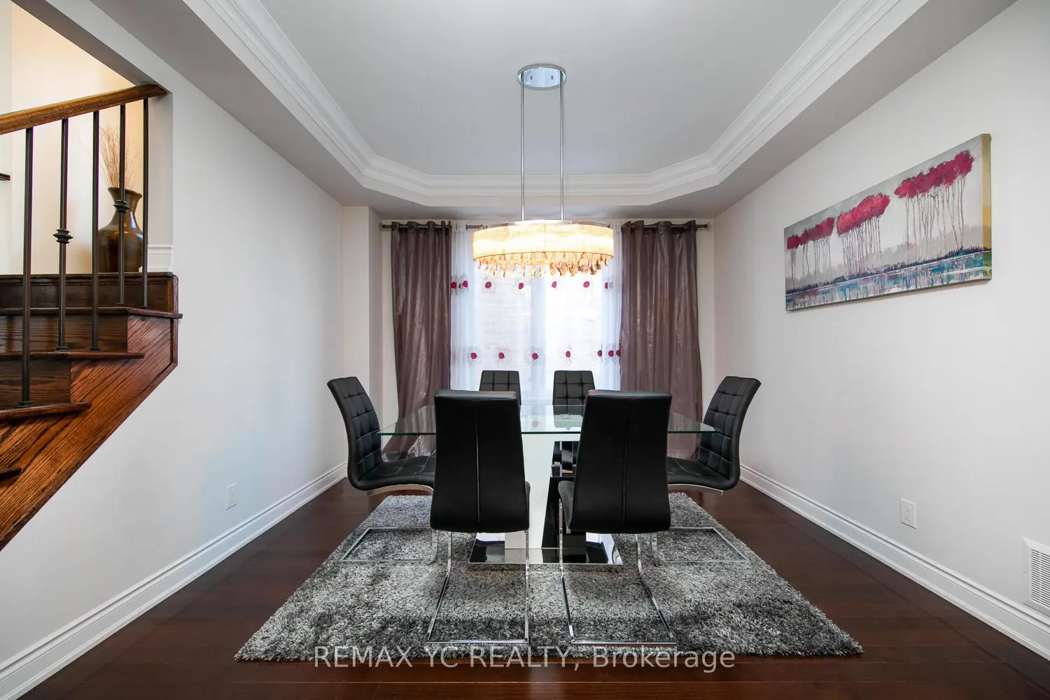 43 Laredo Drive photo 3