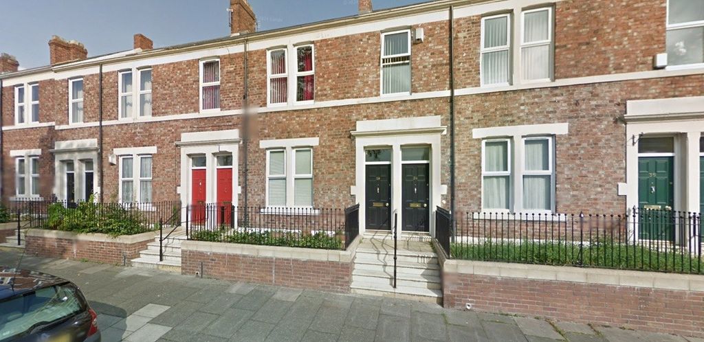 8 bed flat for saleNoble Terrace, Gateshead NE10
