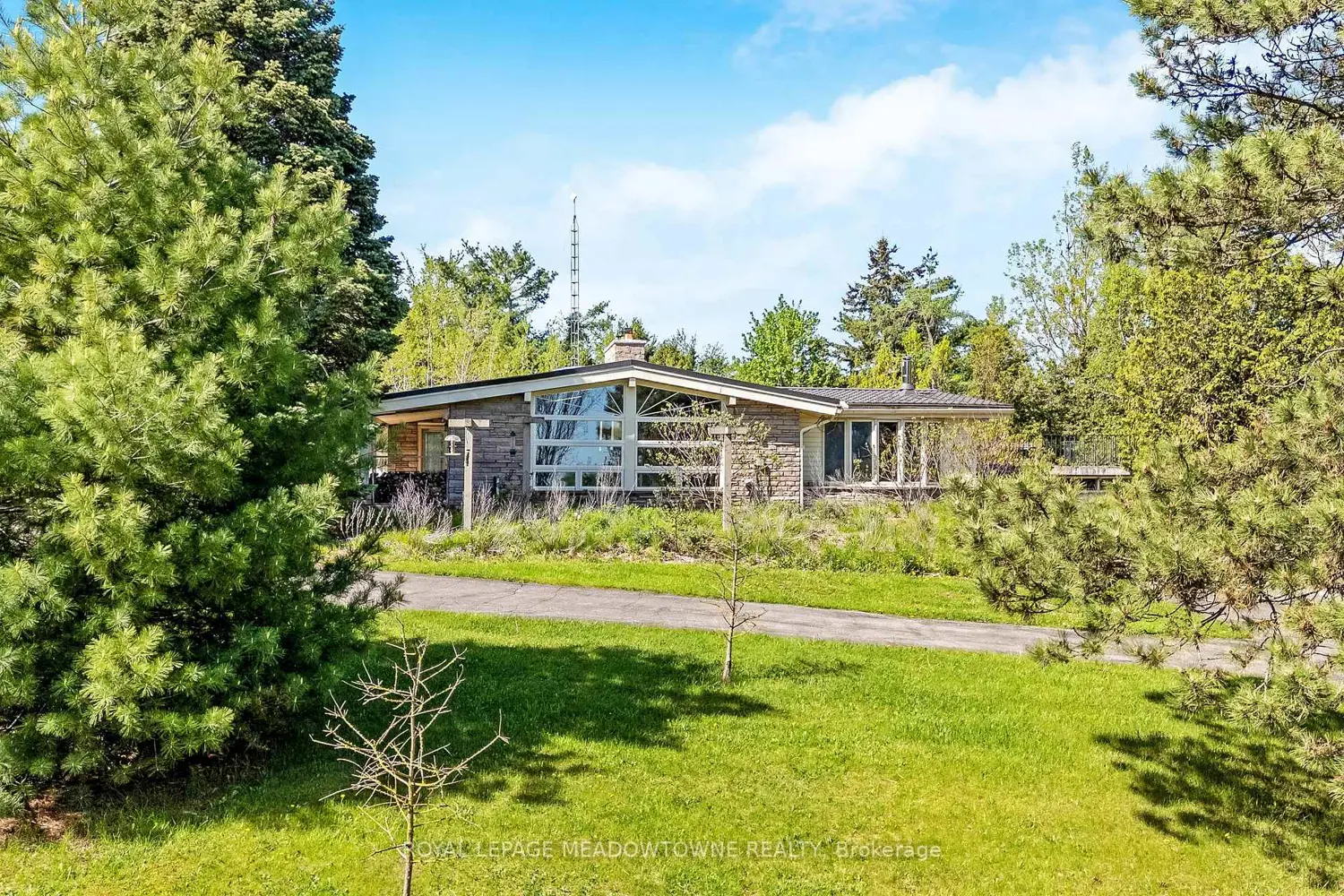 8988 Halton Erin Townline photo 2