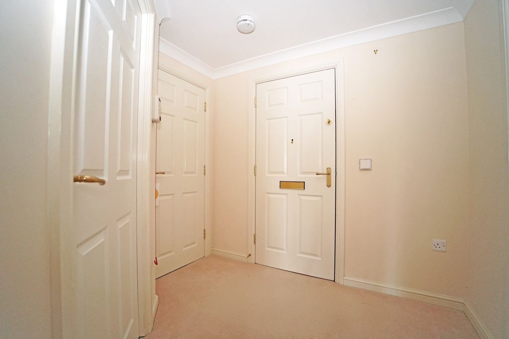Additional image 8 of 1 bed flat for saleHammond Close, Highworth SN6