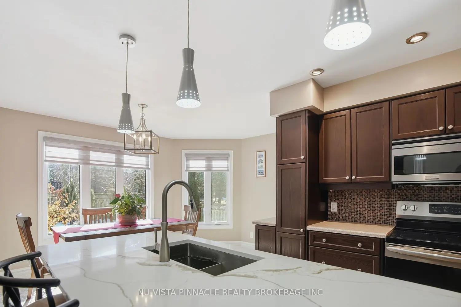 532 Rosecliffe Terrace photo 3