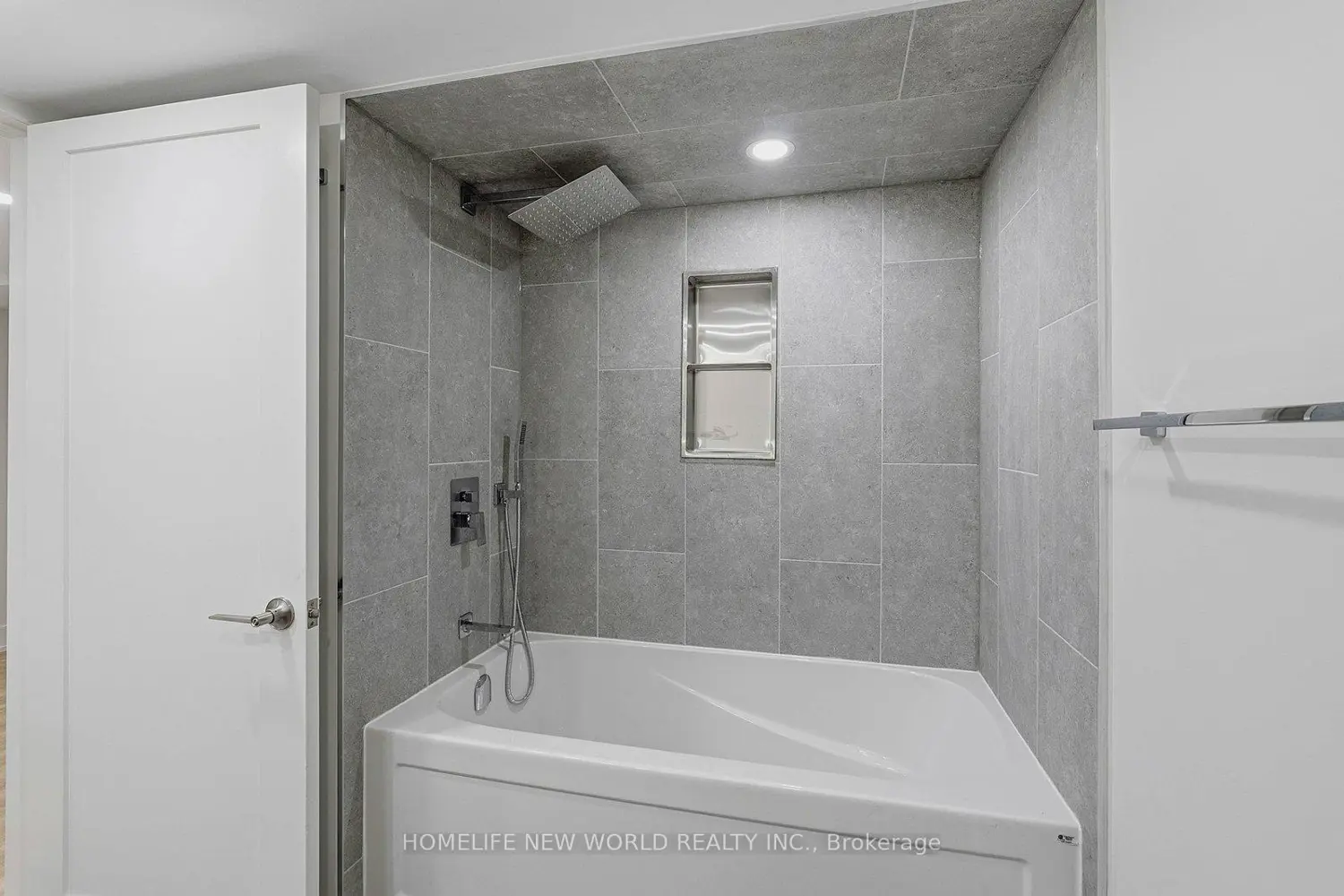 Additional image 8 of 1842 Dundas Street