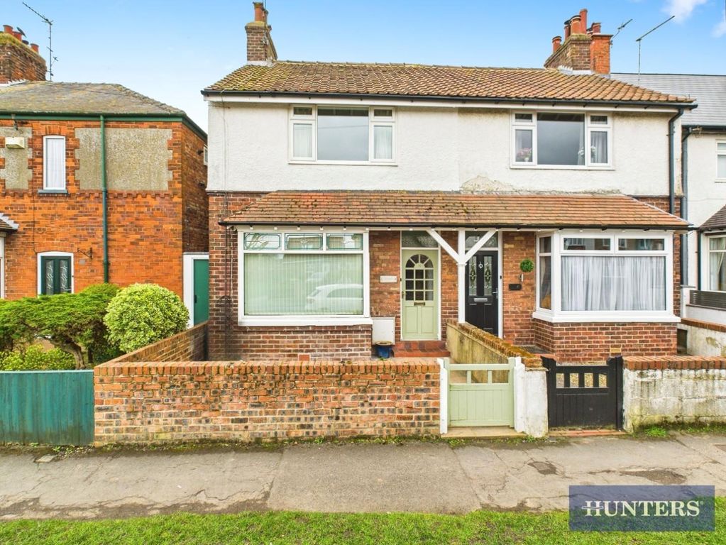 3 bed semi-detached house for saleMuston Road, Filey YO14