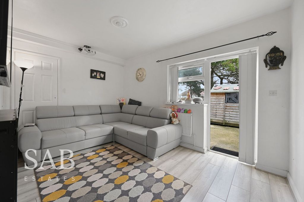 Additional image 4 of 4 bed semi-detached house for saleAllenby Road, Southall UB1