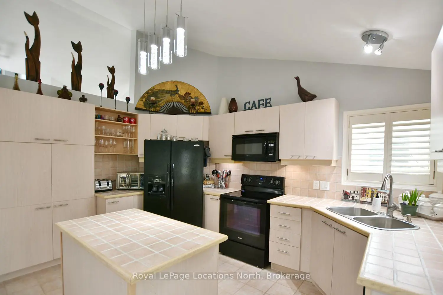 61 Barker Boulevard photo 4