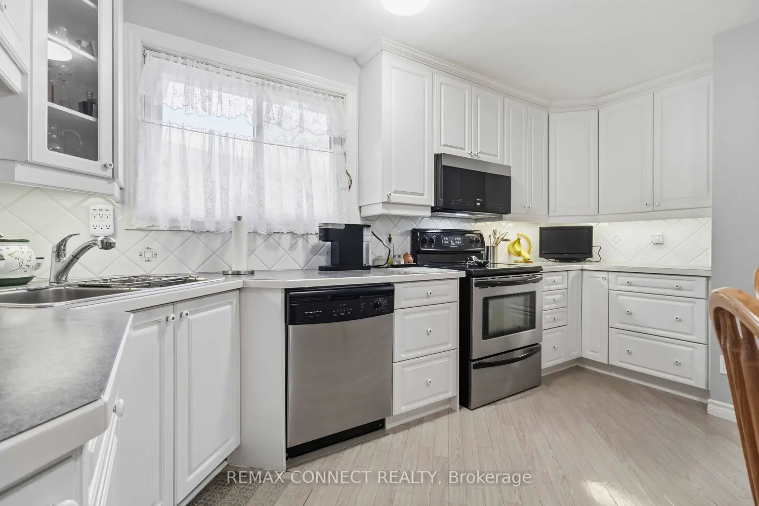 Additional image 7 of 1805 Woodview Avenue