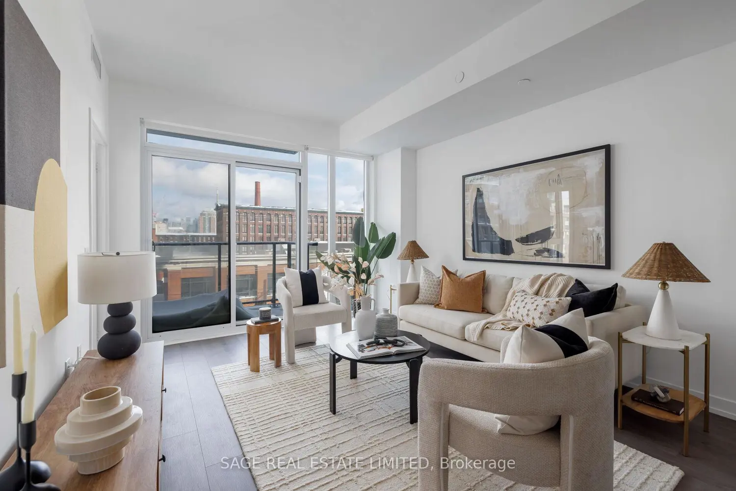 270 Dufferin Street 327