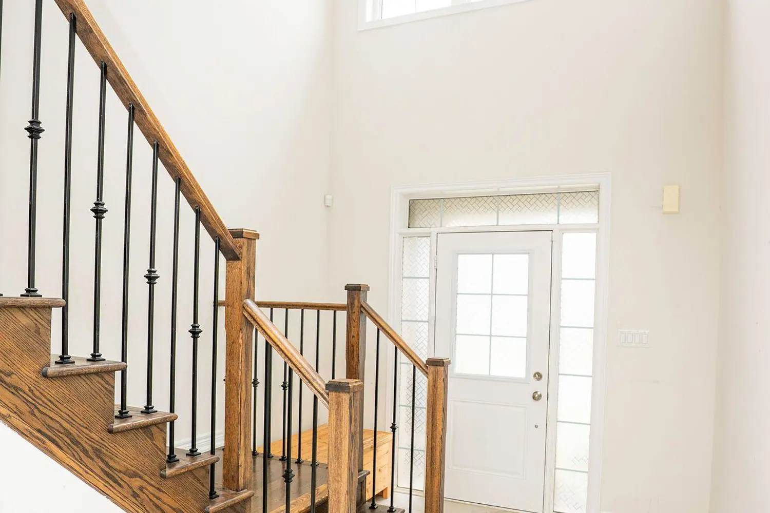 978 Barton Way photo 3