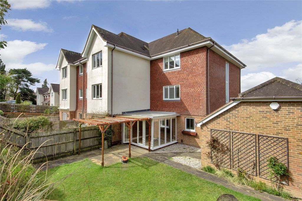 4 bed end terrace house for saleThe Old Orchard, Burwash, Etchingham, East Sussex TN19
