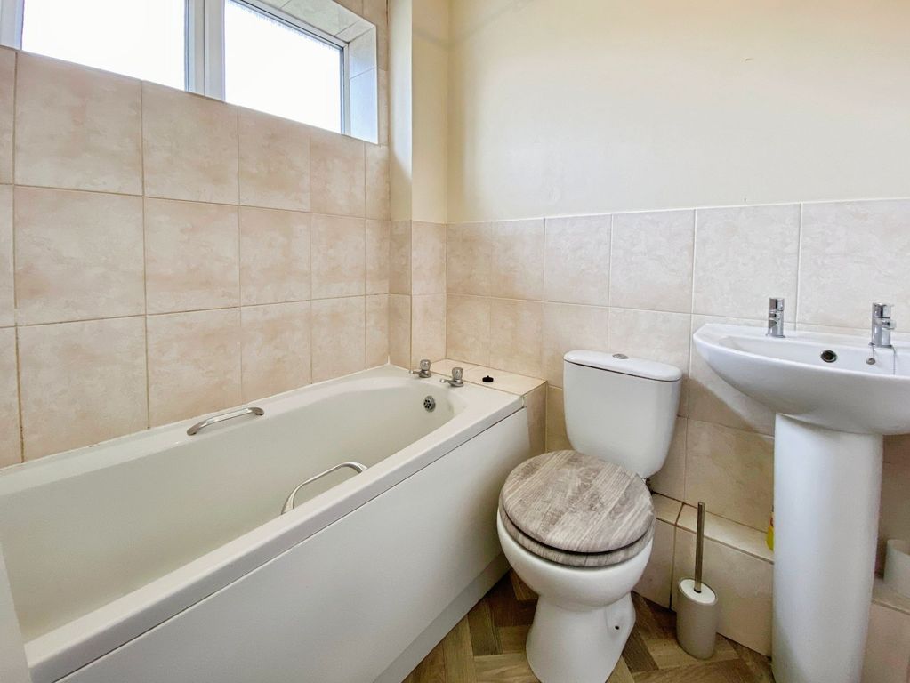 Additional image 14 of 3 bed semi-detached house for saleKenilworth Road, Grantham NG31