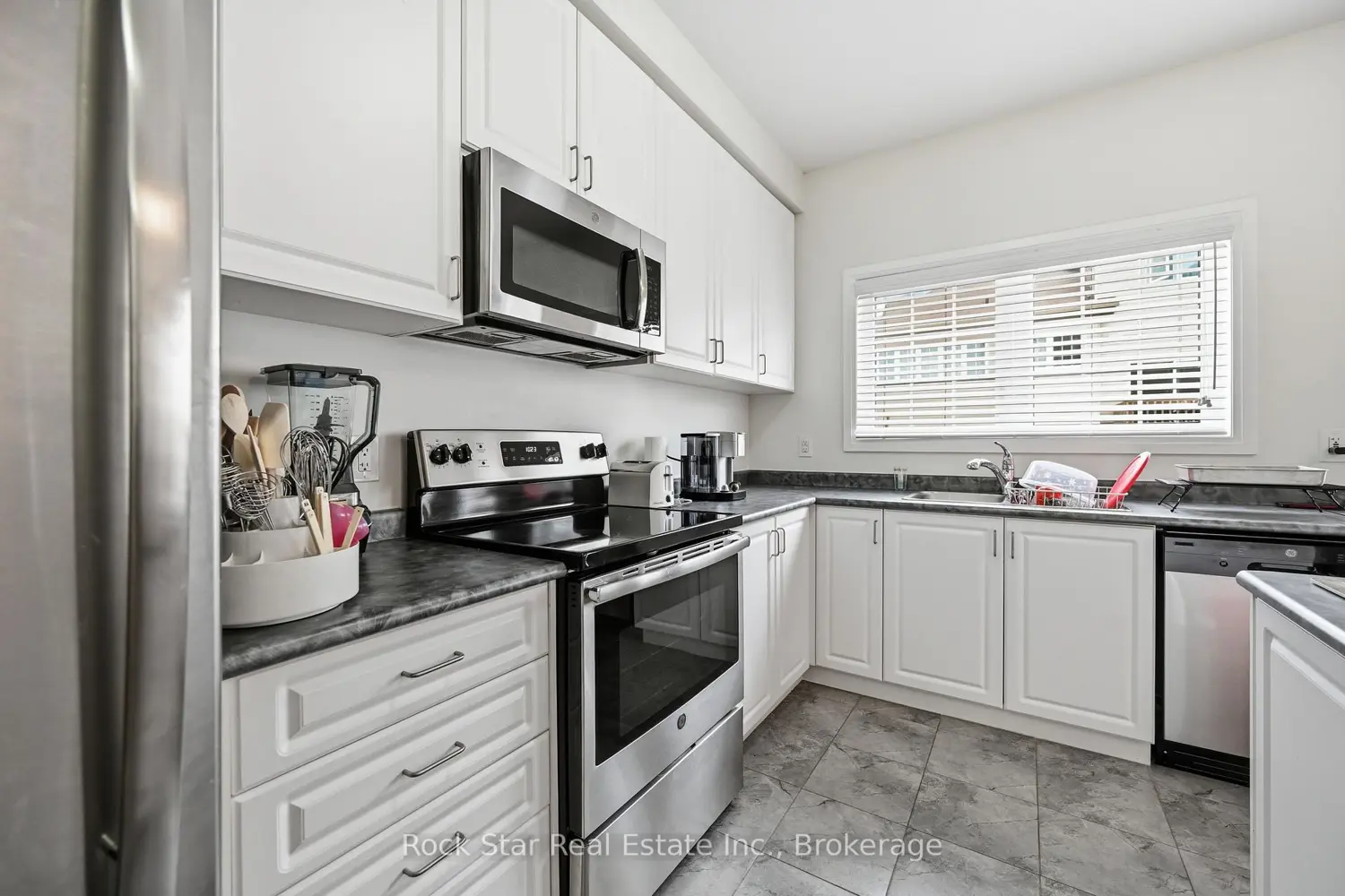 Additional image 3 of 4042 Maitland Street