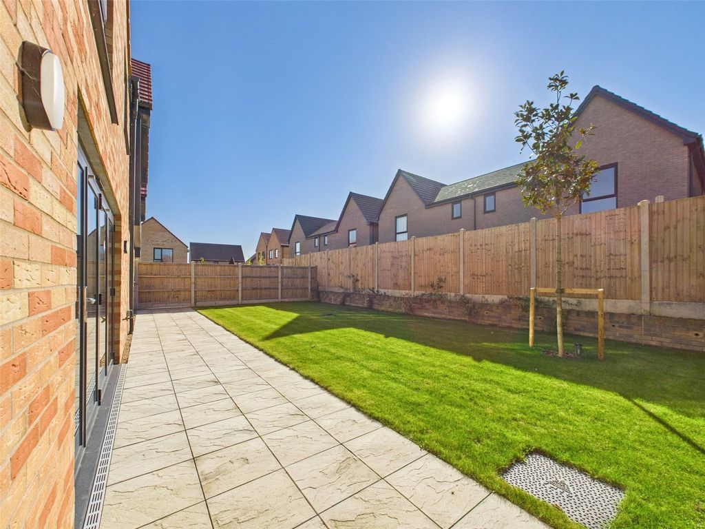 Additional image 3 of 4 bed detached house for sale4 Fleet Road, Felixstowe, Suffolk IP11