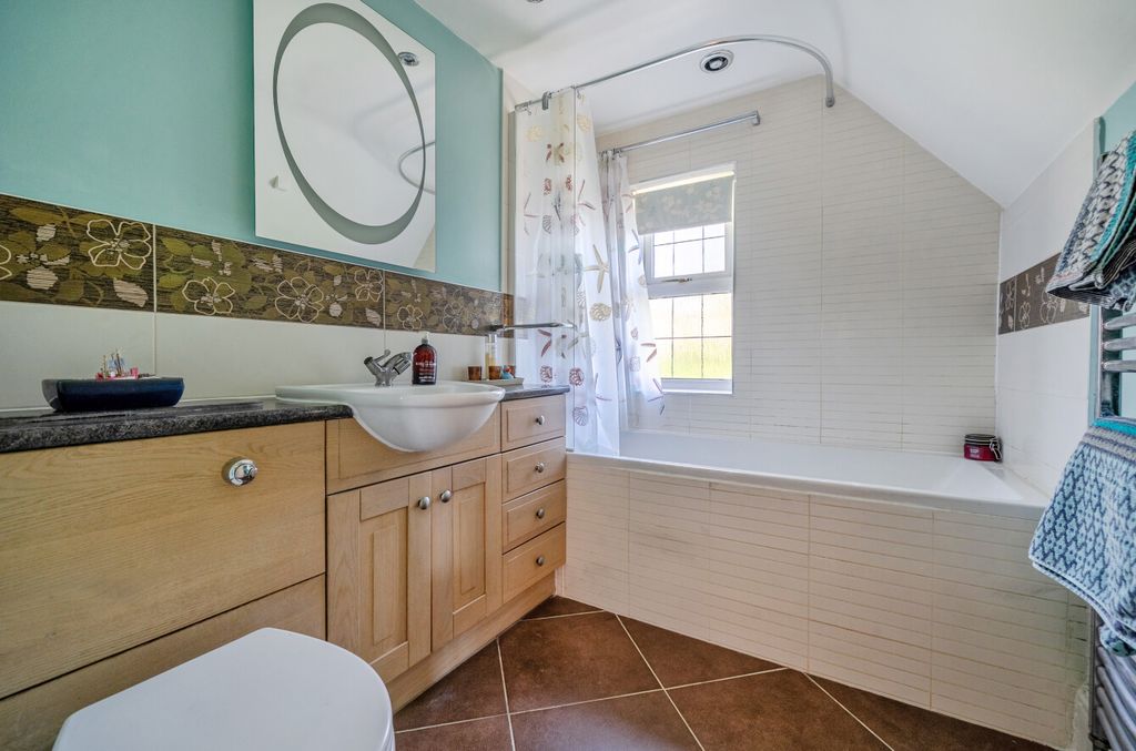 Additional image 18 of 5 bed detached house for saleKeble Lawns, Fairford, Gloucestershire GL7