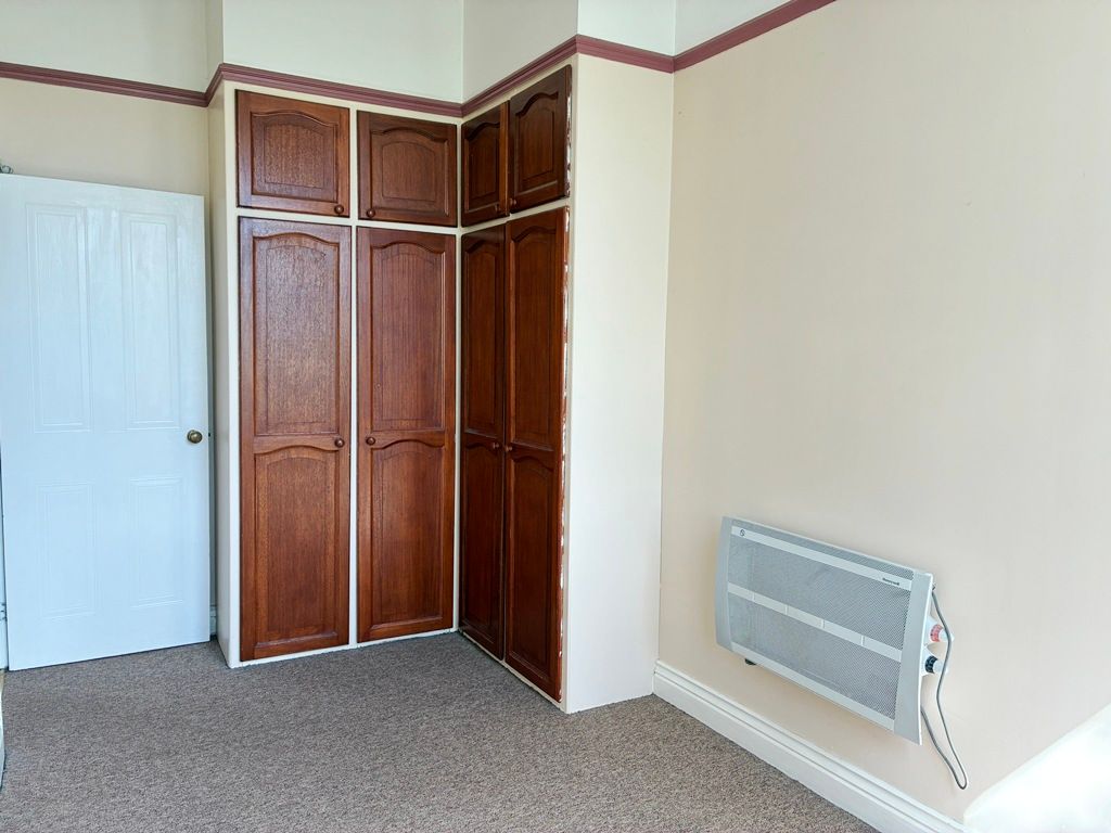 2 bed flat for saleSt. Christopher Court, Evesham WR11 photo 5