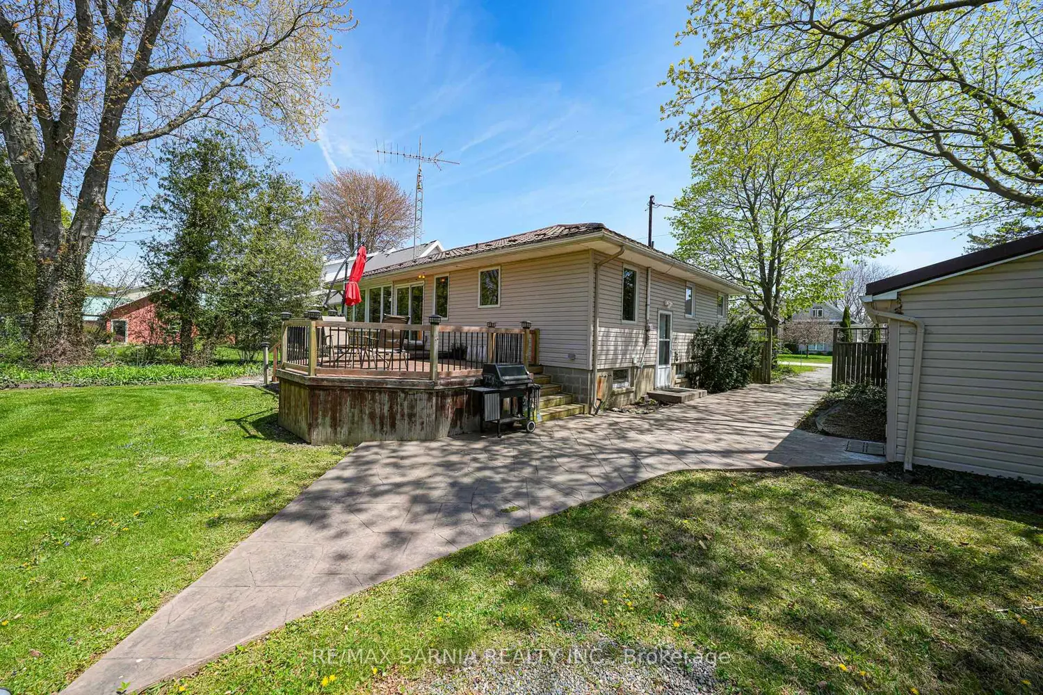 4660 Lakeside Street photo 5