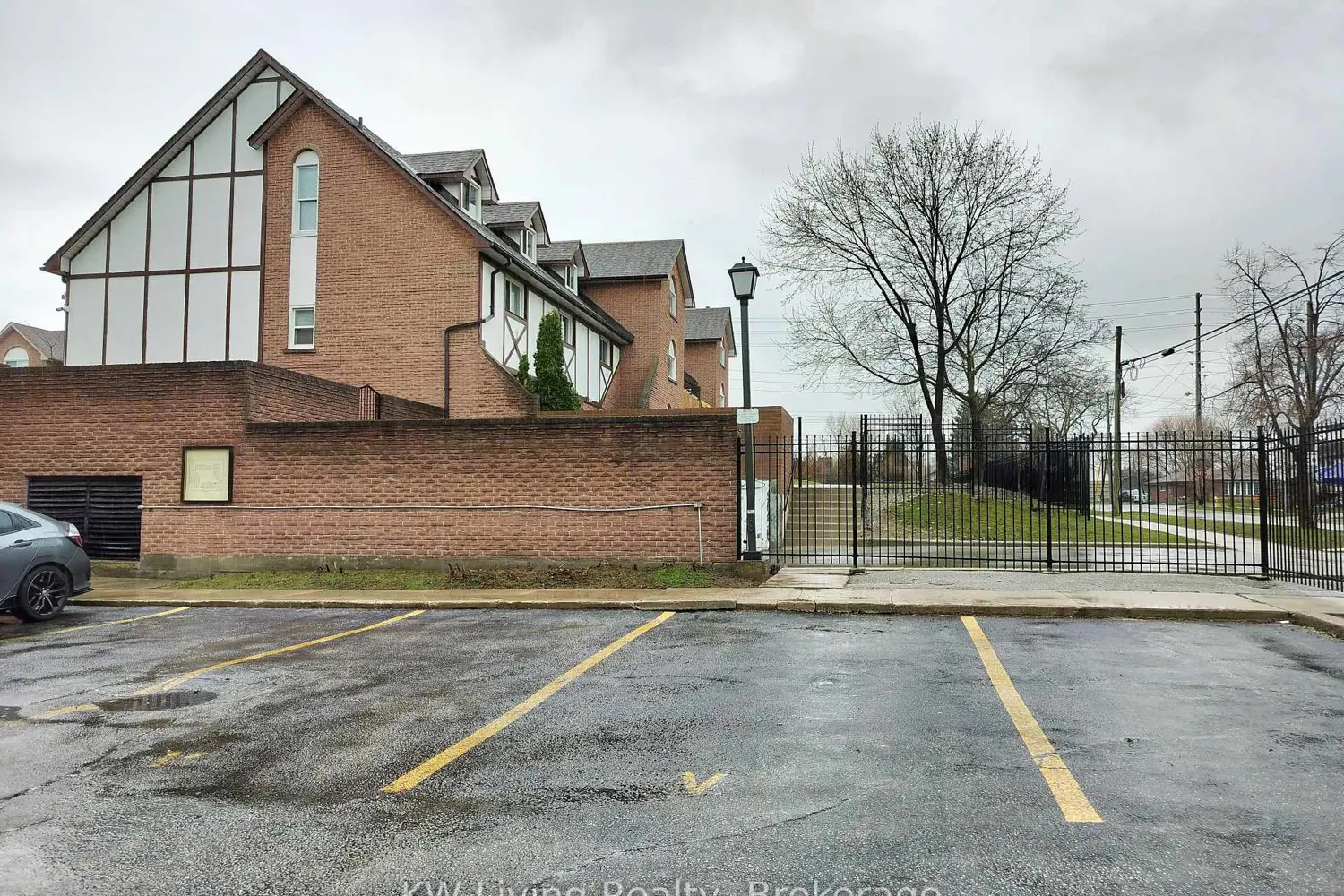 Additional image 20 of 81 Irwin Road 18