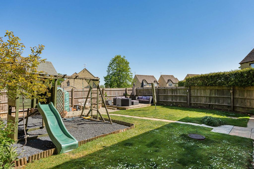 Additional image 18 of 4 bed detached house for saleCrabtree Park, Fairford, Gloucestershire GL7