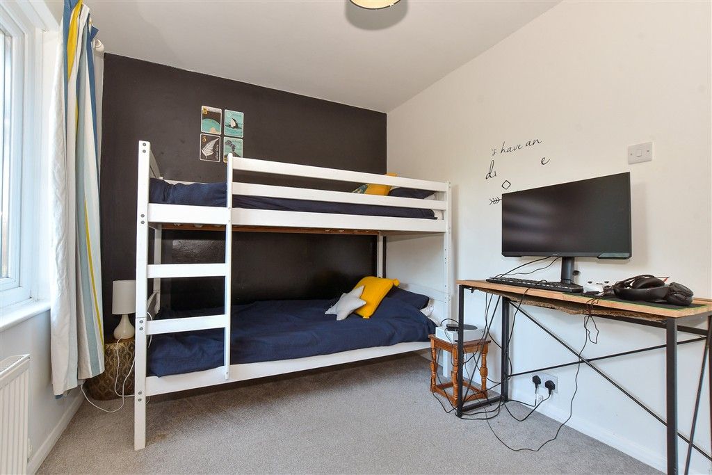 Additional image 15 of 4 bed chalet for saleVictoria Road, Freshwater, Isle Of Wight PO40