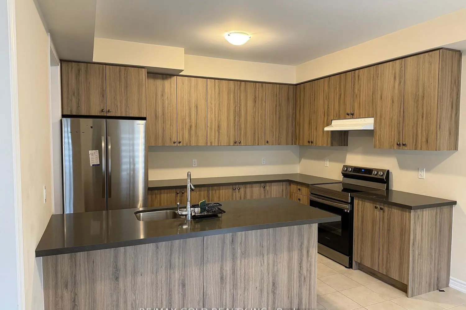 206 Ronald Guscott Street photo 2