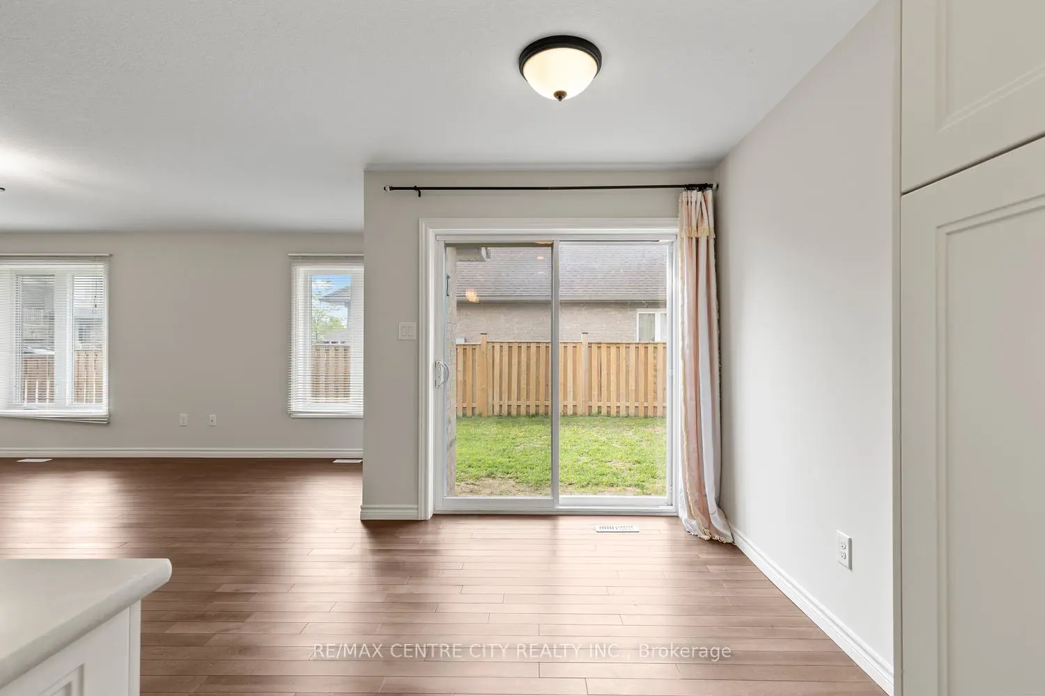 657 Tennent Avenue photo 3