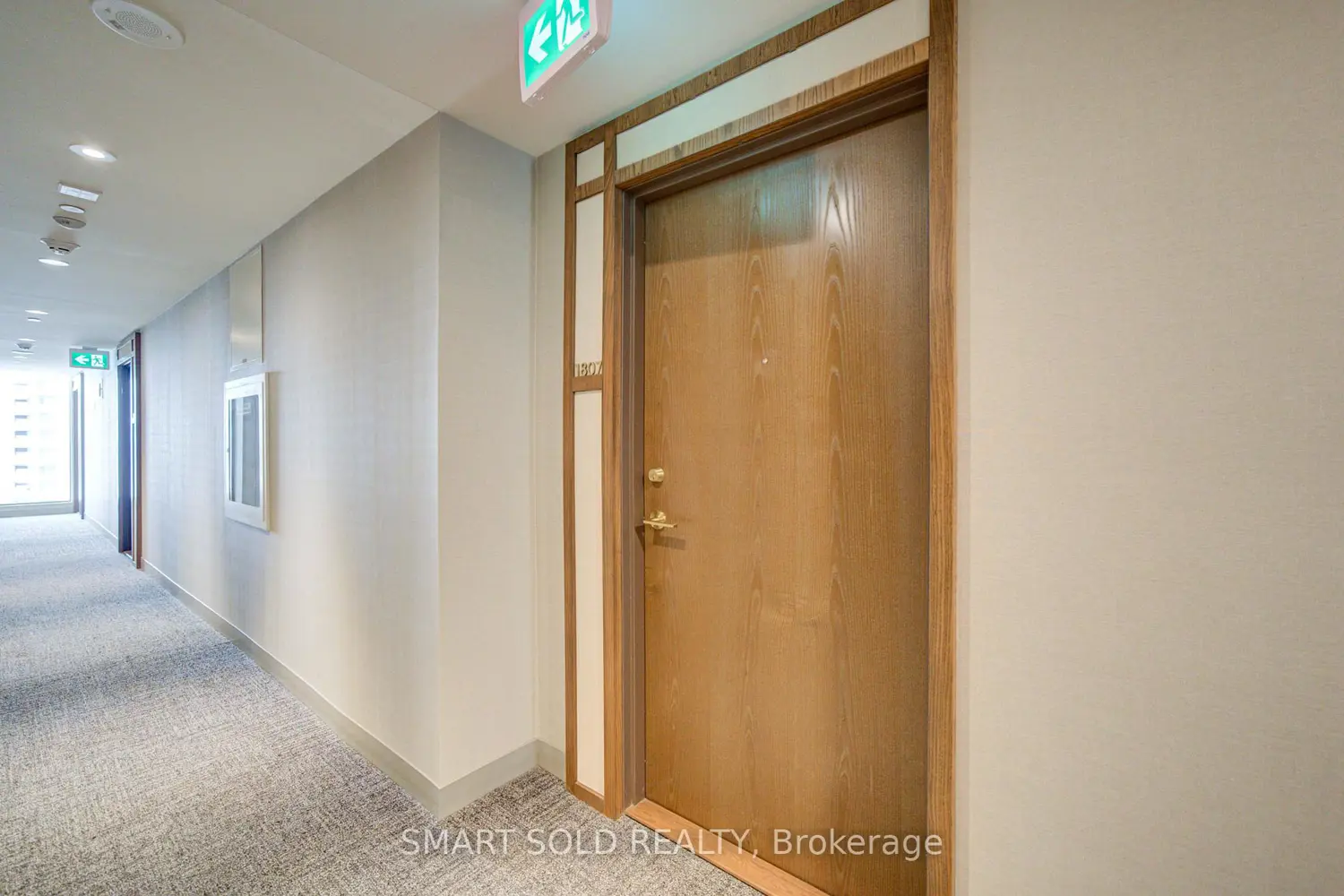 1000 Portage Parkway 1807