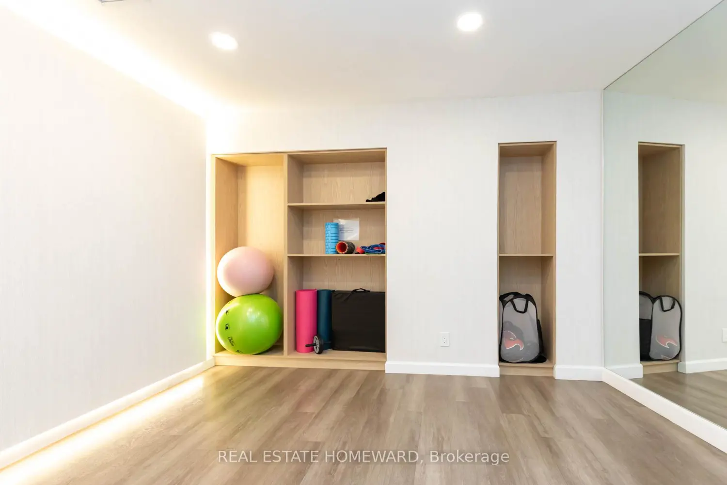 Additional image 16 of 600 Queens Quay 101