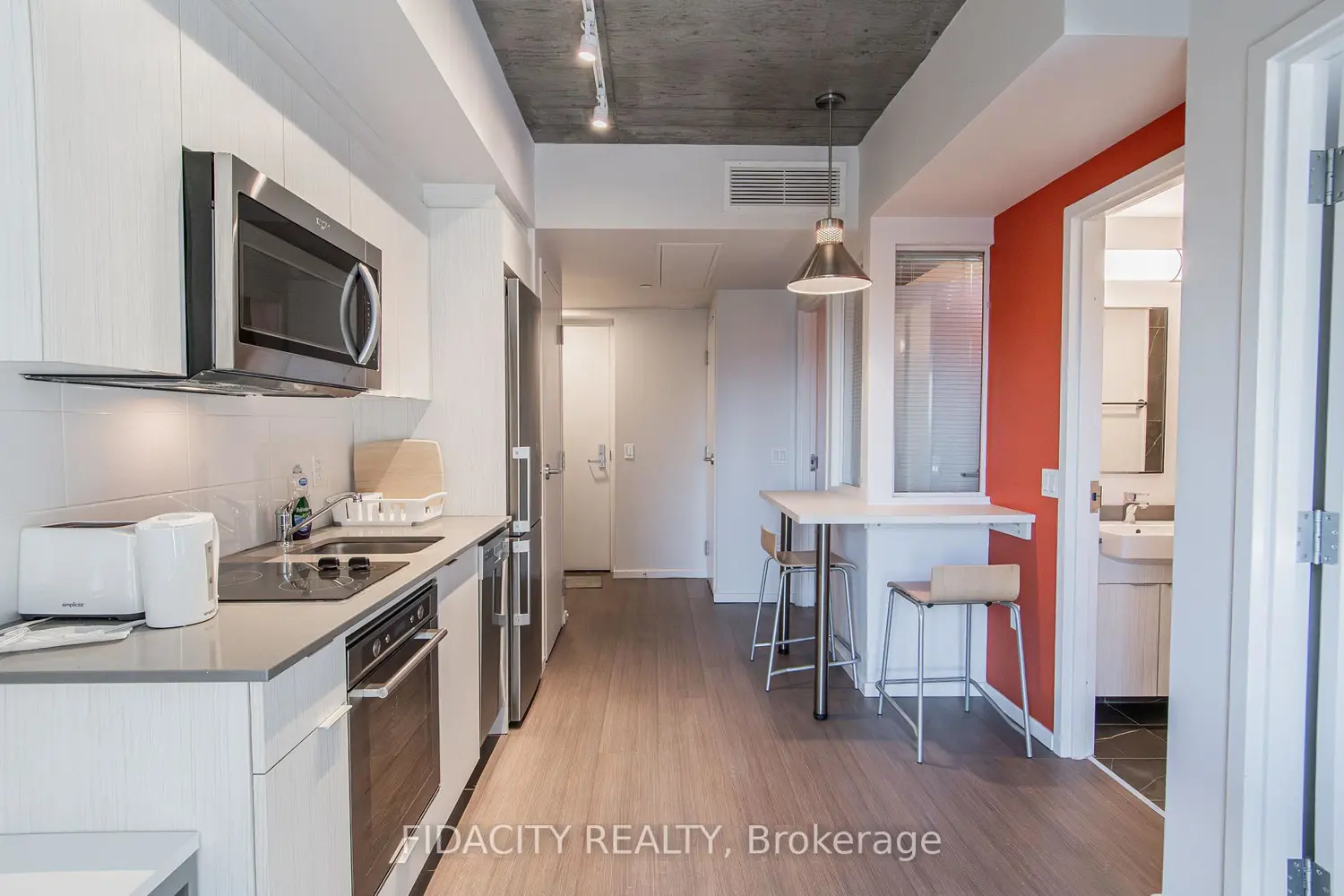 105 Champagne Avenue 2912 photo 2