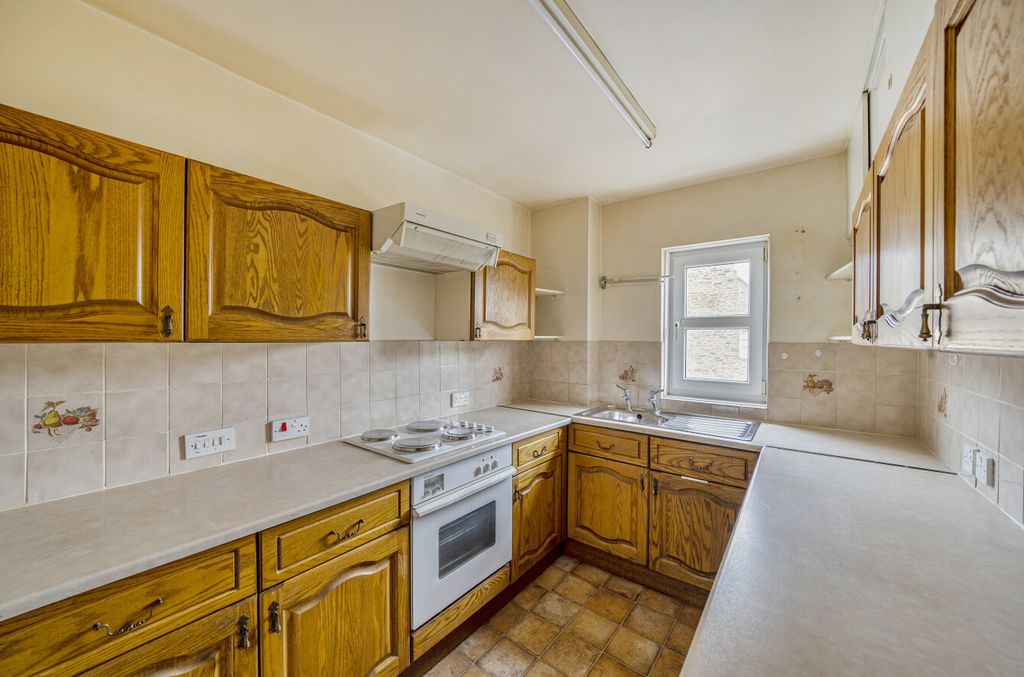 Additional image 4 of 2 bed flat for saleChurch Street, Faringdon, Oxfordshire SN7