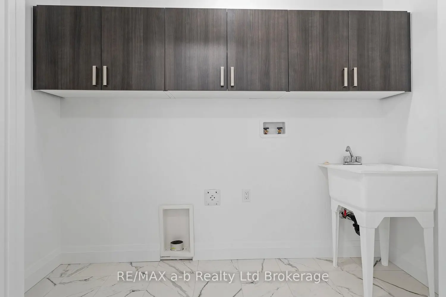 Additional image 18 of 82 Cayley Street