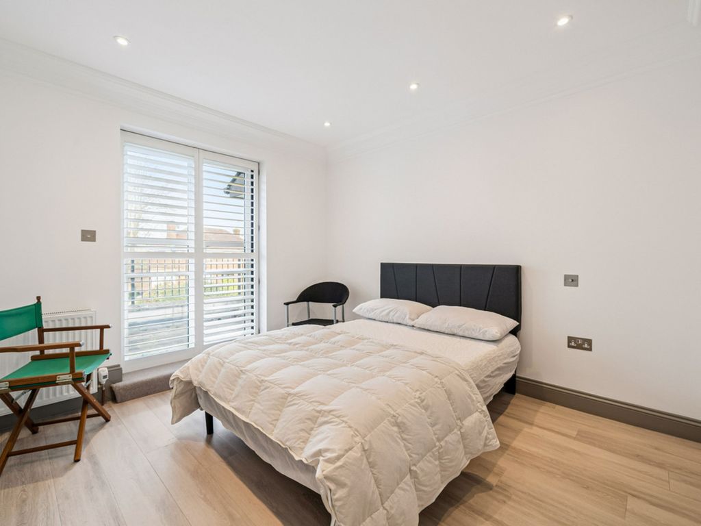 Additional image 18 of 6 bed detached house for saleEsher Place Avenue, Esher KT10