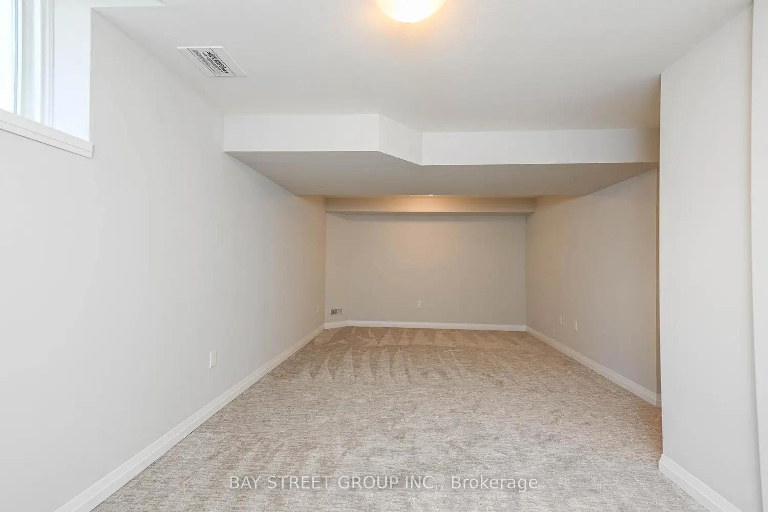 Additional image 17 of 4552 Portage Road 61