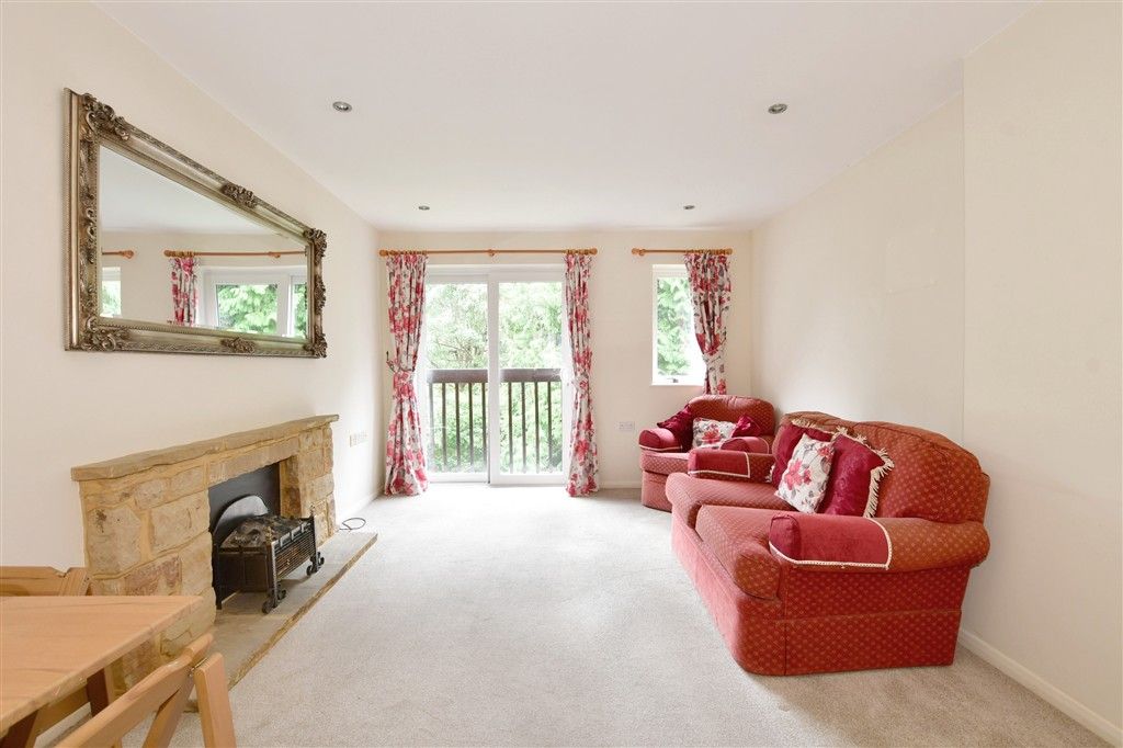 2 bed flat for saleFairfield Road, East Grinstead, West Sussex RH19