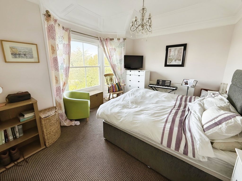 Additional image 3 of 3 bed flat for saleWestlands Avenue, Grimsby, Lincolnshire DN34