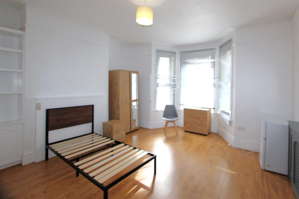 Additional image 14 of 3 bed semi-detached house for saleStuart Road, Gillingham ME7