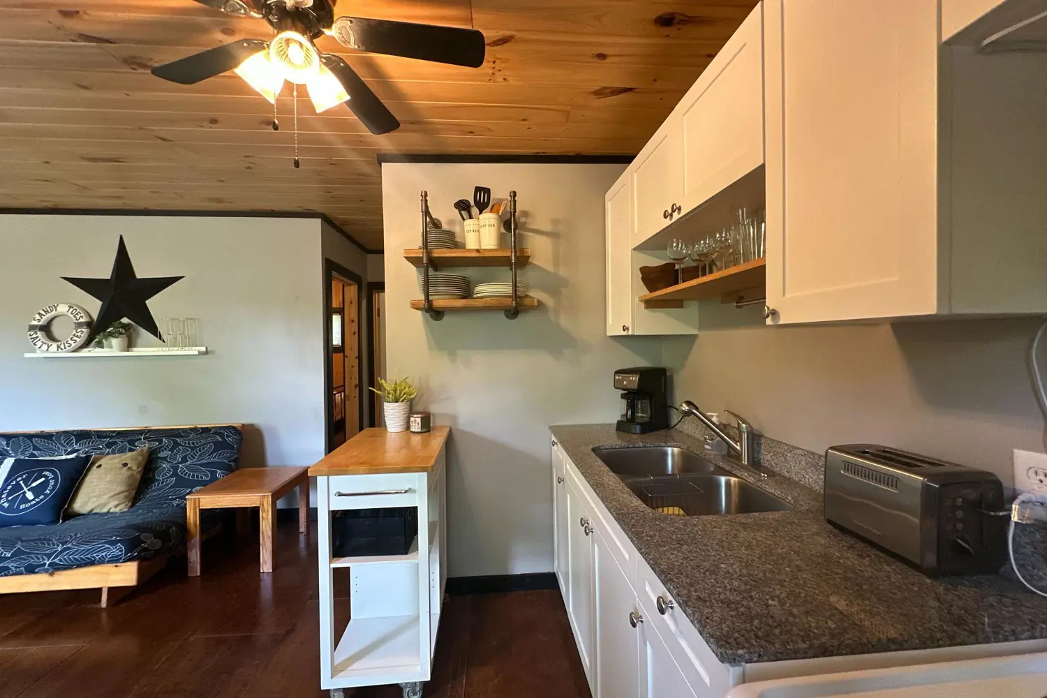 1024 Harrington Lane photo 4