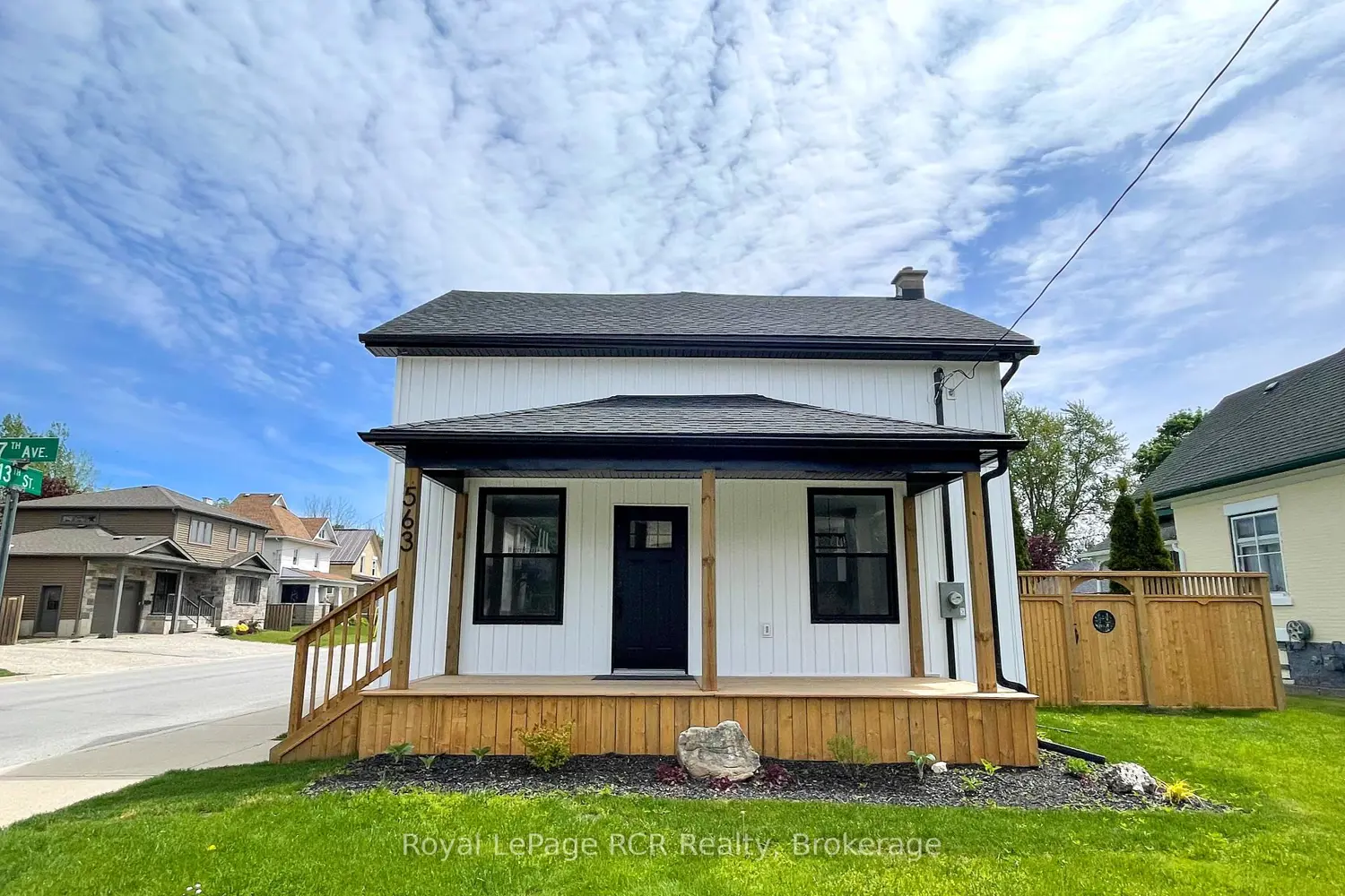 563 7Th Avenue photo 2