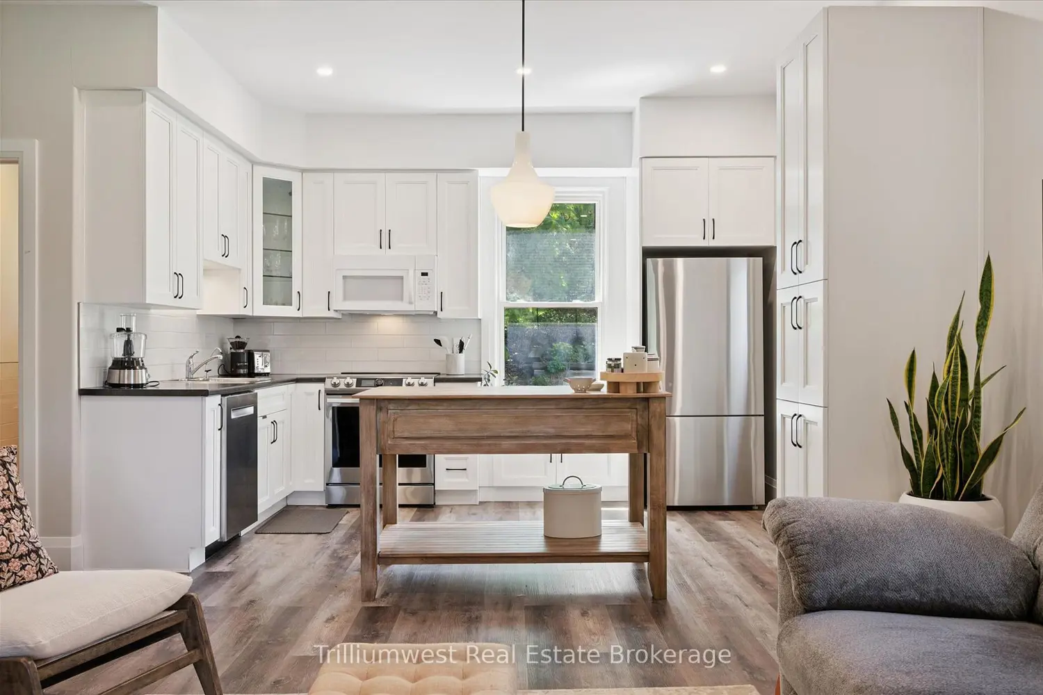 88 Dufferin Street photo 5